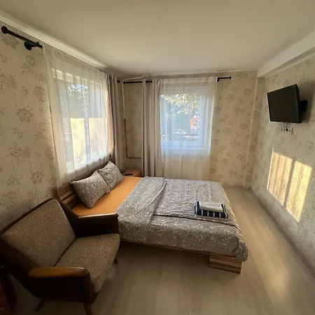 L I E P U K R O G S Motel *